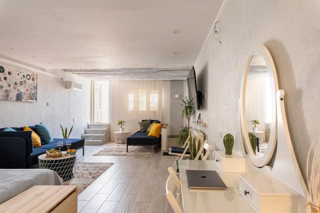 Rocca Politeama Attico Prestigioso Ed Eccitante. Apartamento Palermo Exterior foto